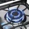 Cocina a Gas Mademsa M795 T con 4 quemadores, uno de triple llama, y grill eléctrico.